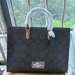 NWT Coach Maggie Tote Bag